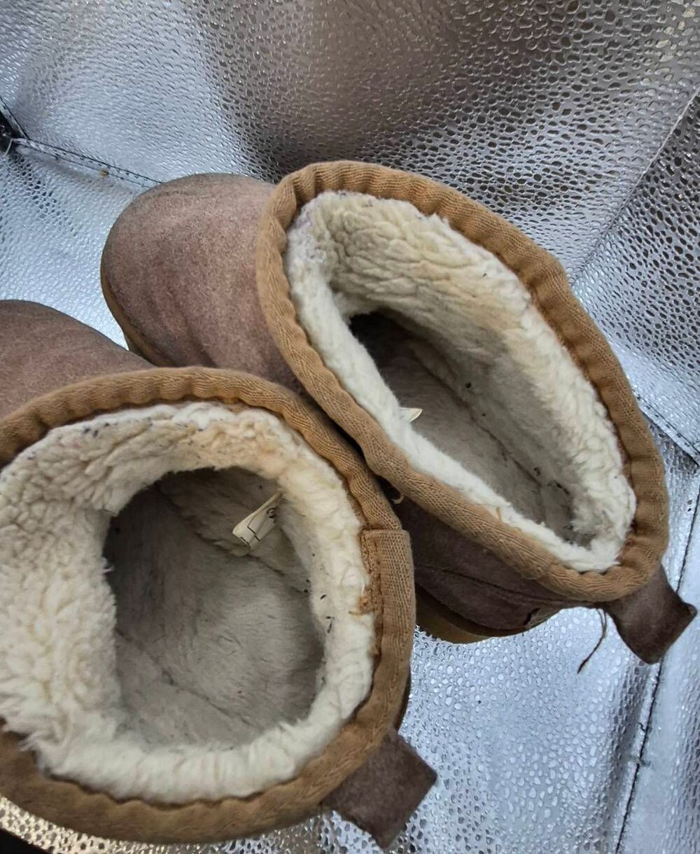 UGG - Picture 6 of 9